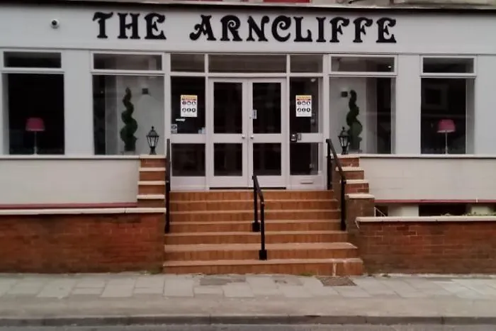 Arncliffe Lodge