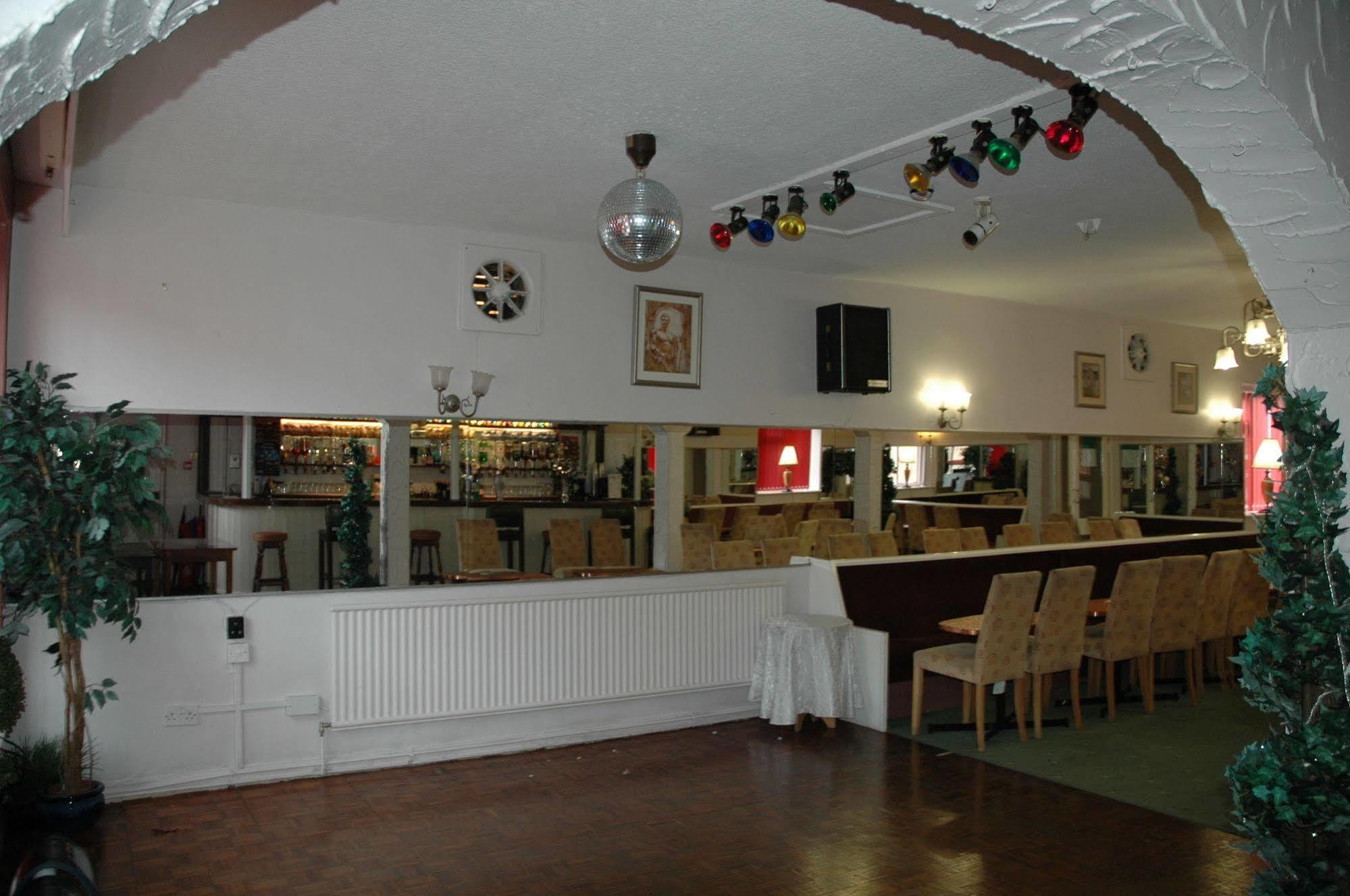 Arncliffe Hotel 3*